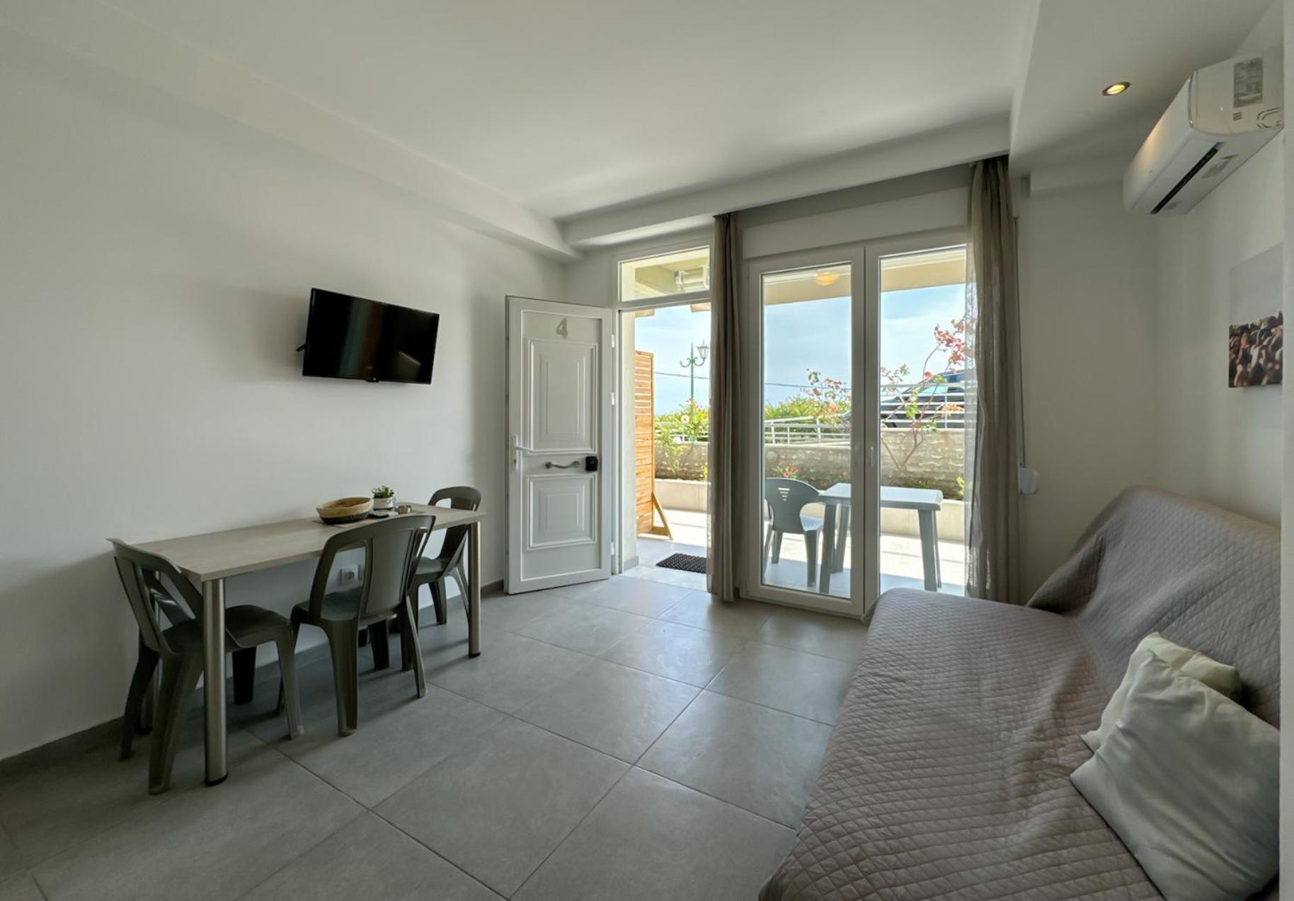 Blue Horizon 6 Apartment Nea Kallikrateia Exterior photo
